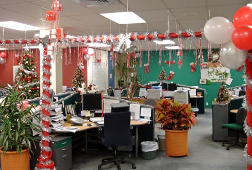 6 Quick Ways to Spread Holiday Cheer in Your Sales Offices